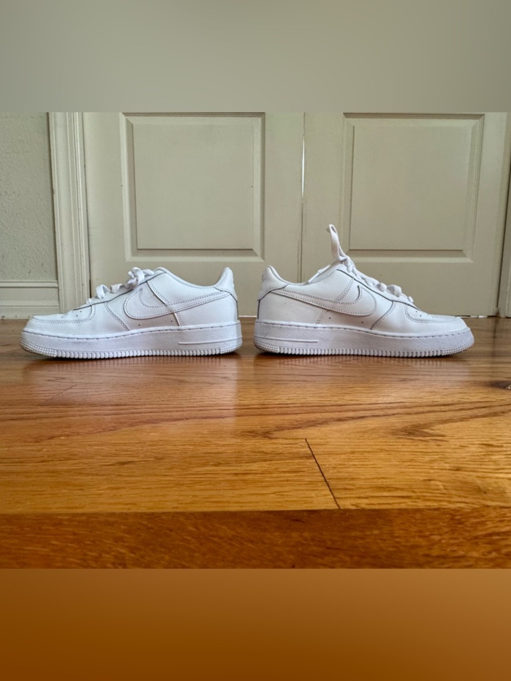 Nike - Picture 4 of 10
